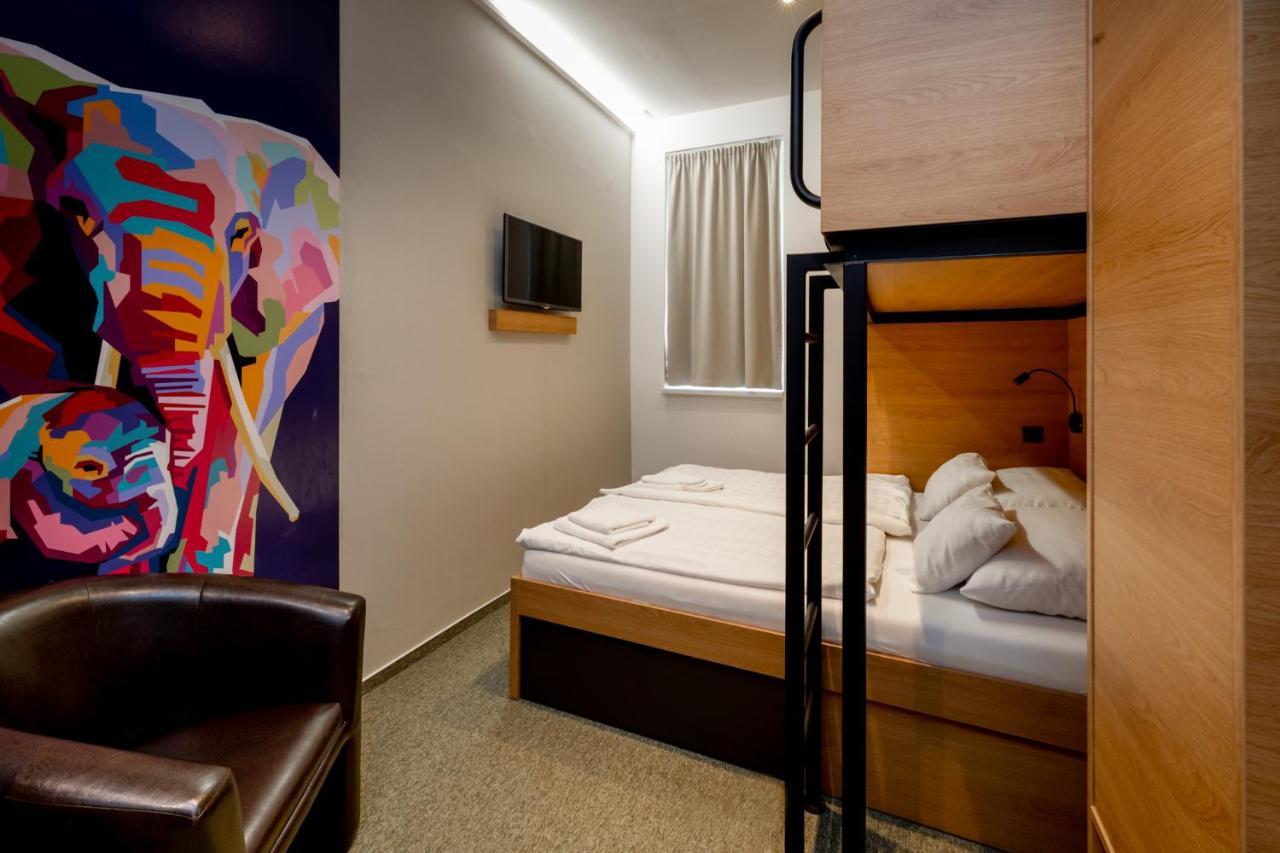 סזומבאת'לי Garda Hotel מראה חיצוני תמונה