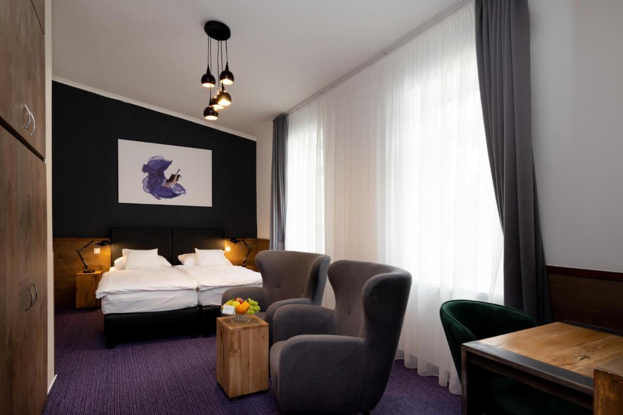 סזומבאת'לי Garda Hotel מראה חיצוני תמונה