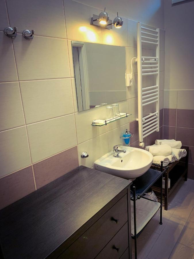סזומבאת'לי Garda Hotel מראה חיצוני תמונה