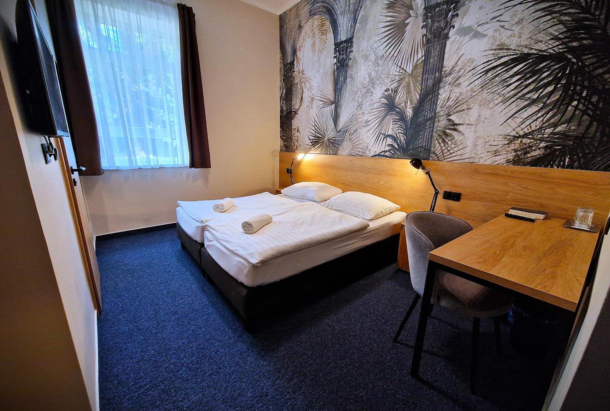 סזומבאת'לי Garda Hotel מראה חיצוני תמונה