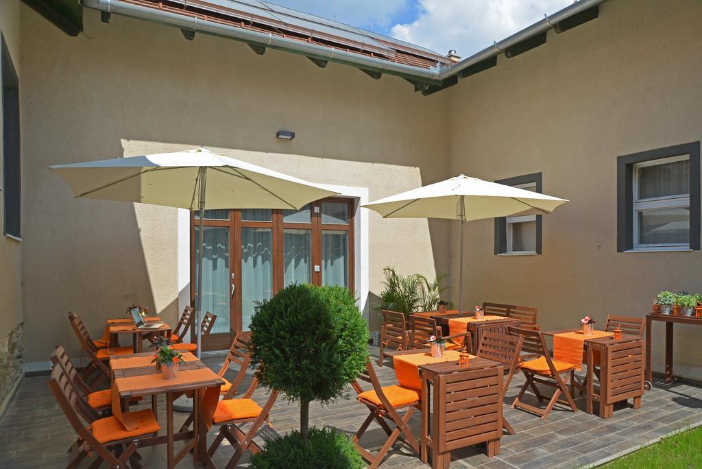סזומבאת'לי Garda Hotel מראה חיצוני תמונה