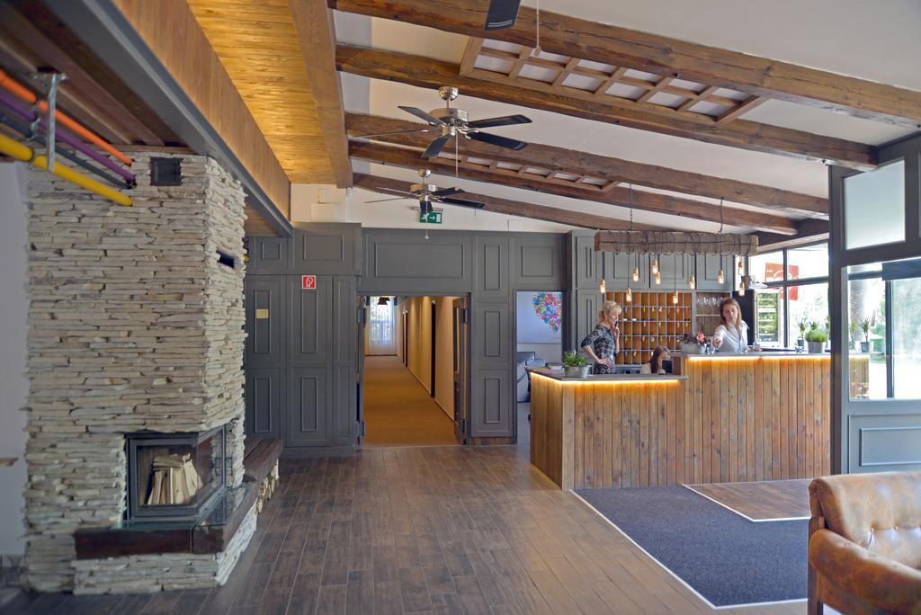 סזומבאת'לי Garda Hotel מראה חיצוני תמונה